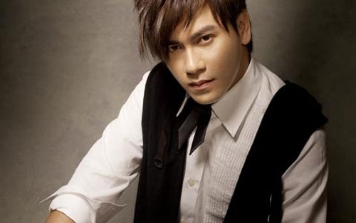 《痴心绝对》尤克里里谱弹唱版 C调简单版_闲识音学社编配_李圣杰