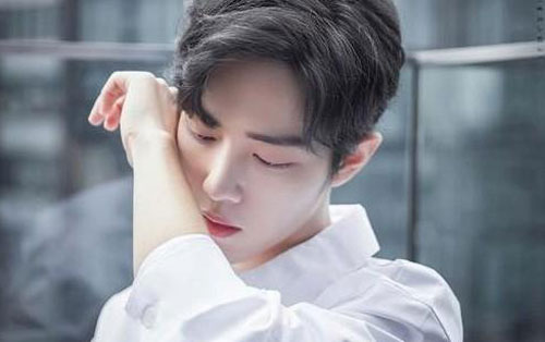 《余年》尤克里里谱弹唱版 G调附前奏_趣弹音乐编配_肖战