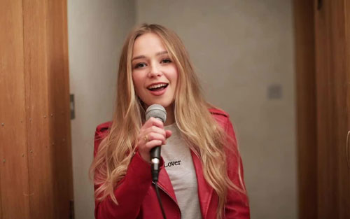  《somewhere over the rainbow》尤克里里谱弹唱版 C调简单版_音乐之家编配_connie tal