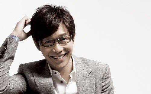 《离我远一点》尤克里里谱弹唱版 F调精选版_音乐之家编配_品冠