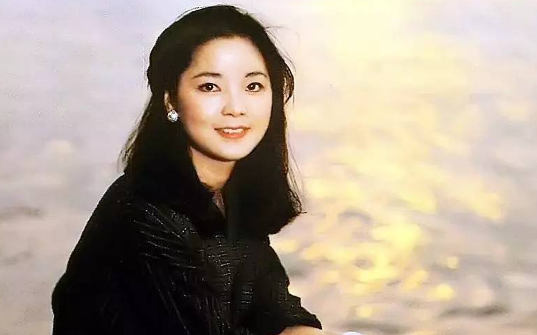 《七夕》尤克里里谱弹唱版 F调附前奏_桃子鱼仔编配_邓丽君