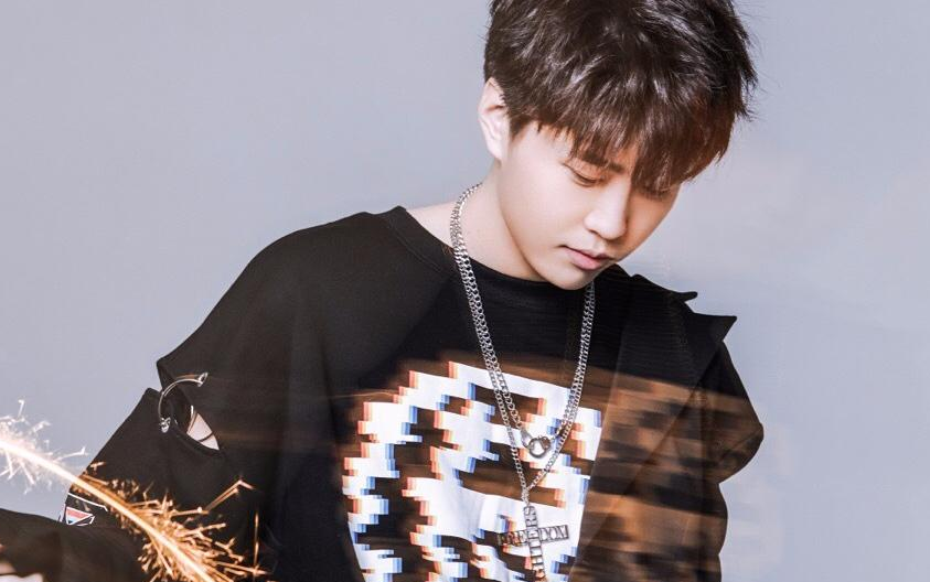 《多幸运》尤克里里谱弹唱版 F调六线谱_闲识音学社编配_韩安旭