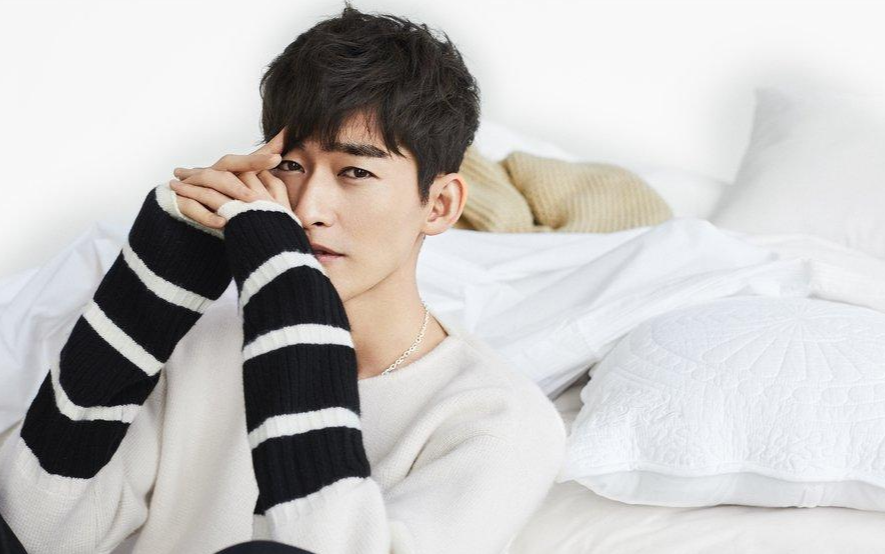 《拾忆》尤克里里谱弹唱版 A调和弦谱_音乐地带编配_张瀚