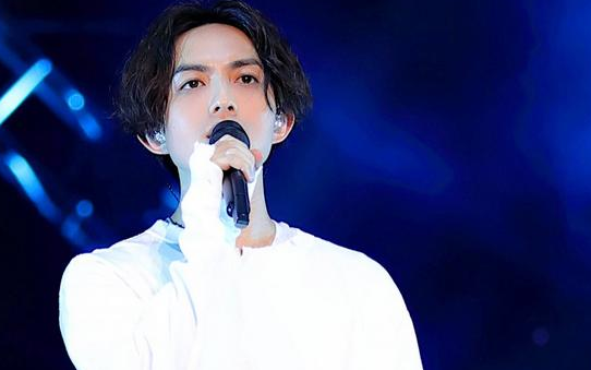 《致姗姗来迟的你》尤克里里谱弹唱版 A调和弦谱_桃子鱼仔编配_林宥嘉