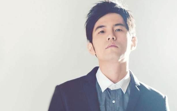 《七里香》尤克里里谱弹唱版 A调六线谱_吉他大本营编配_周杰伦