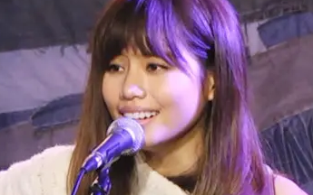 《孤独的总和》尤克里里谱弹唱版 F调和弦谱_女生版_吴汶芳