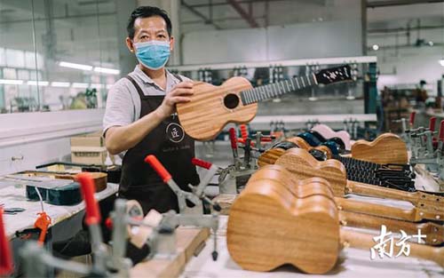 探访“世界吉他工厂”惠阳，日产吉他占全球约四分之一